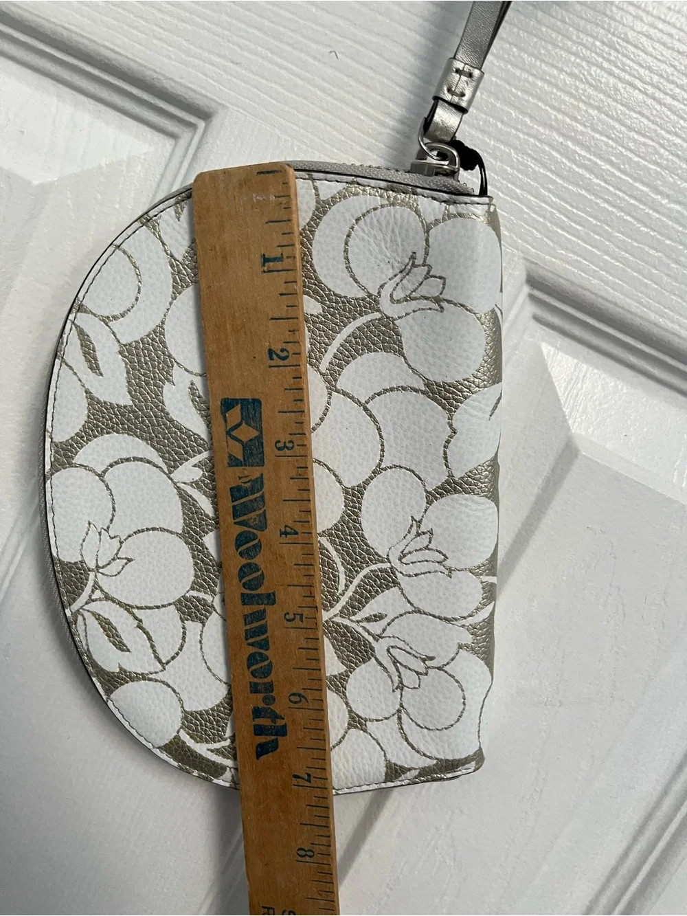 Kate Spade Larchmont Avenue Breezy Floral Half Moon Large Wristlet silver New